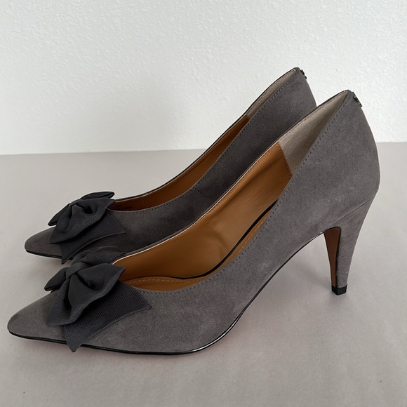 J. Renee Idrease Pump Gray Suede size 8 - Picture 13 of 13
